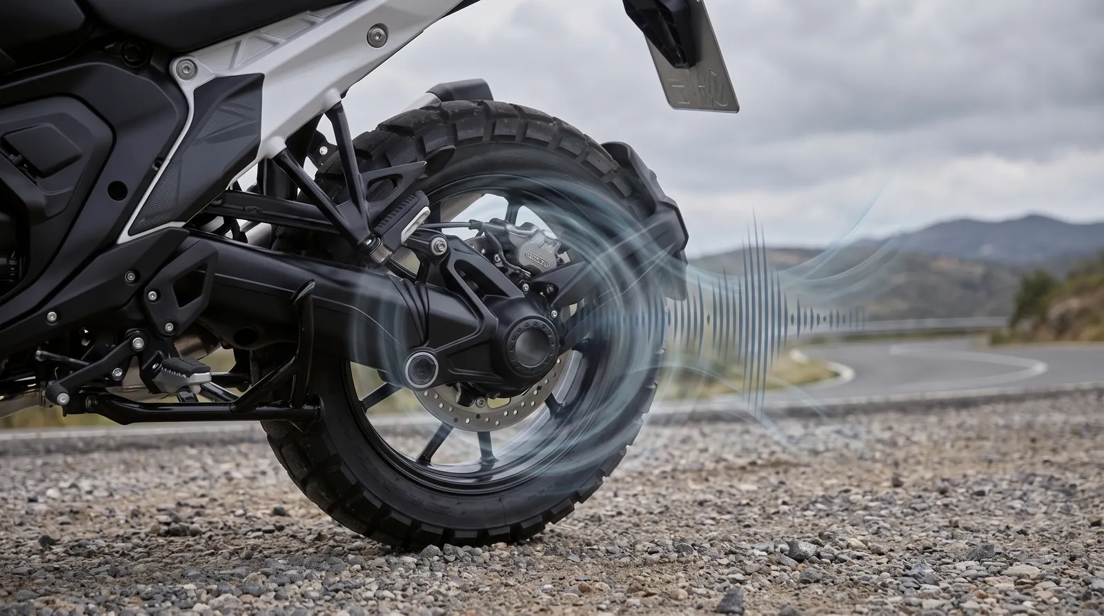 Ein Fahrer meldet hochfrequente Pfeif- und Heulgeräusche bei Teillast an seiner R 1300 GS mit ASA, BMW will die Kardanwelle tauschen. Wir ordnen ein, was dahinterstecken kann und worauf du beim Werkstattbesuch achten solltest.